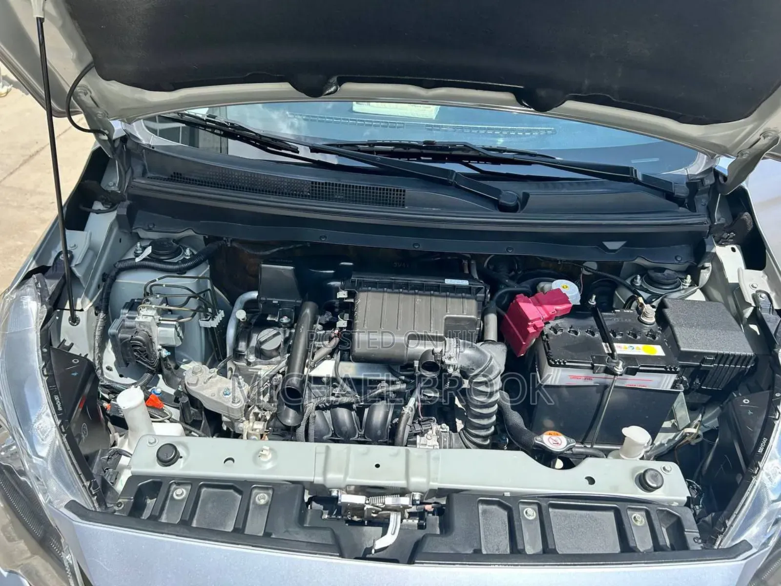 Mitsubishi Attrage 2023 Silver