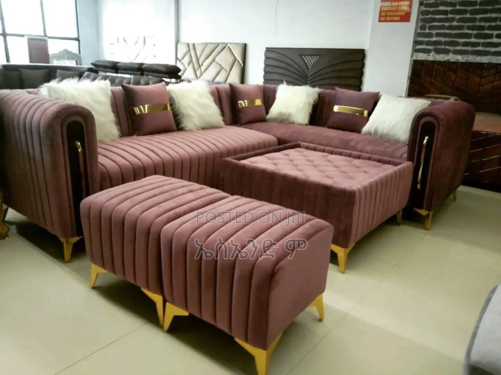 Smith Style Sofa With Table Design