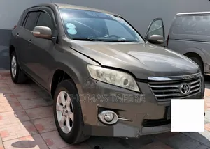 Photo - Toyota RAV4 2013 Beige