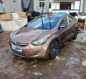 Photo - Hyundai Avante 2011