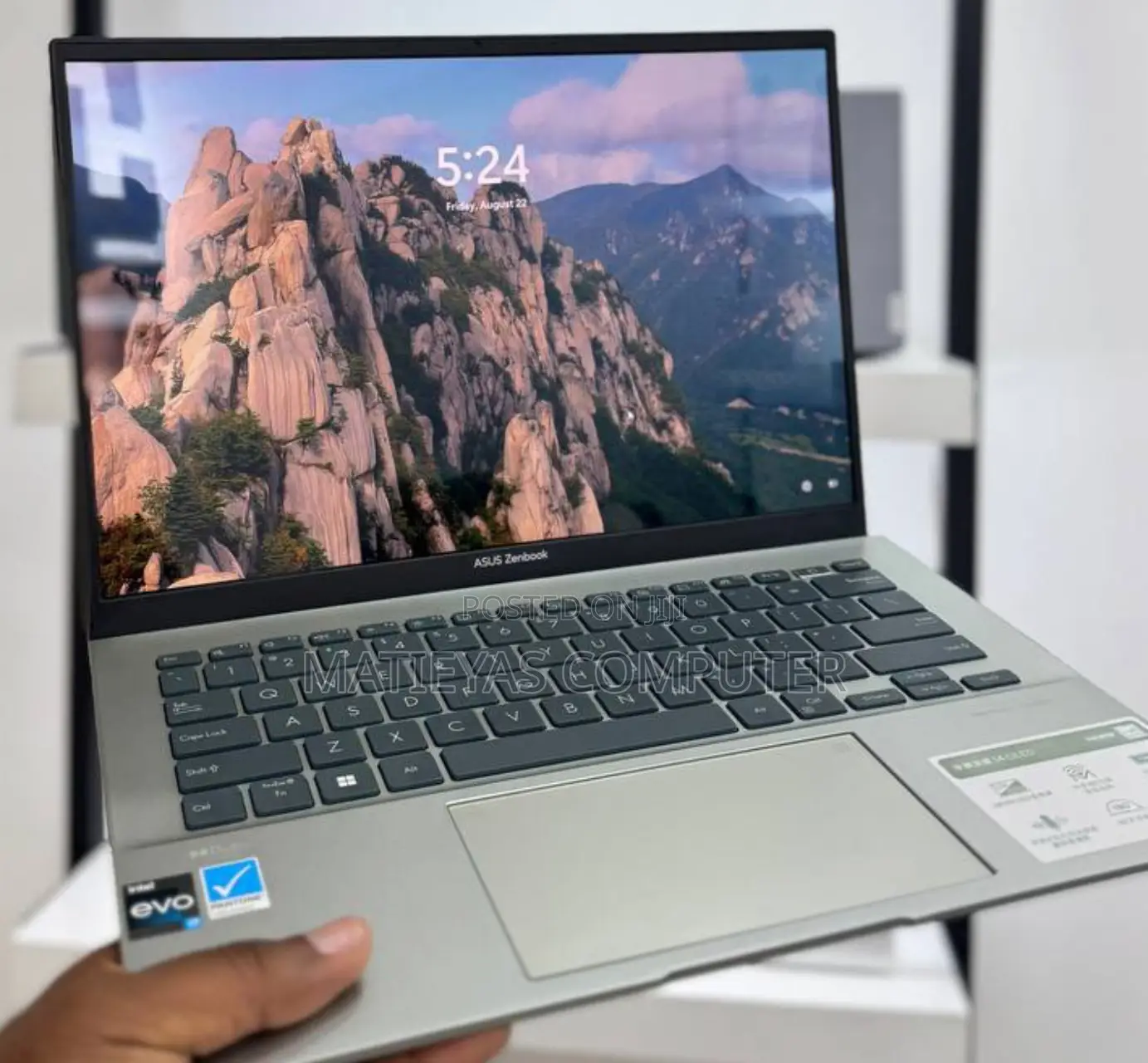 New Laptop Asus Zenbook 14 UX434 16GB Intel Core i7 SSD 512GB