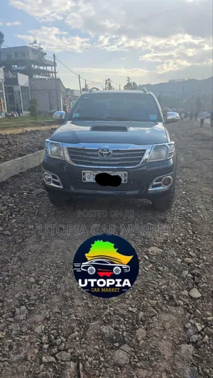 Toyota Hilux 2014 Black