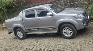 Toyota Hilux 2015 Silver