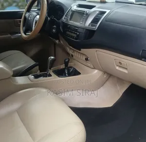 Toyota Hilux 3.0 D-4D 4x4 2015 White