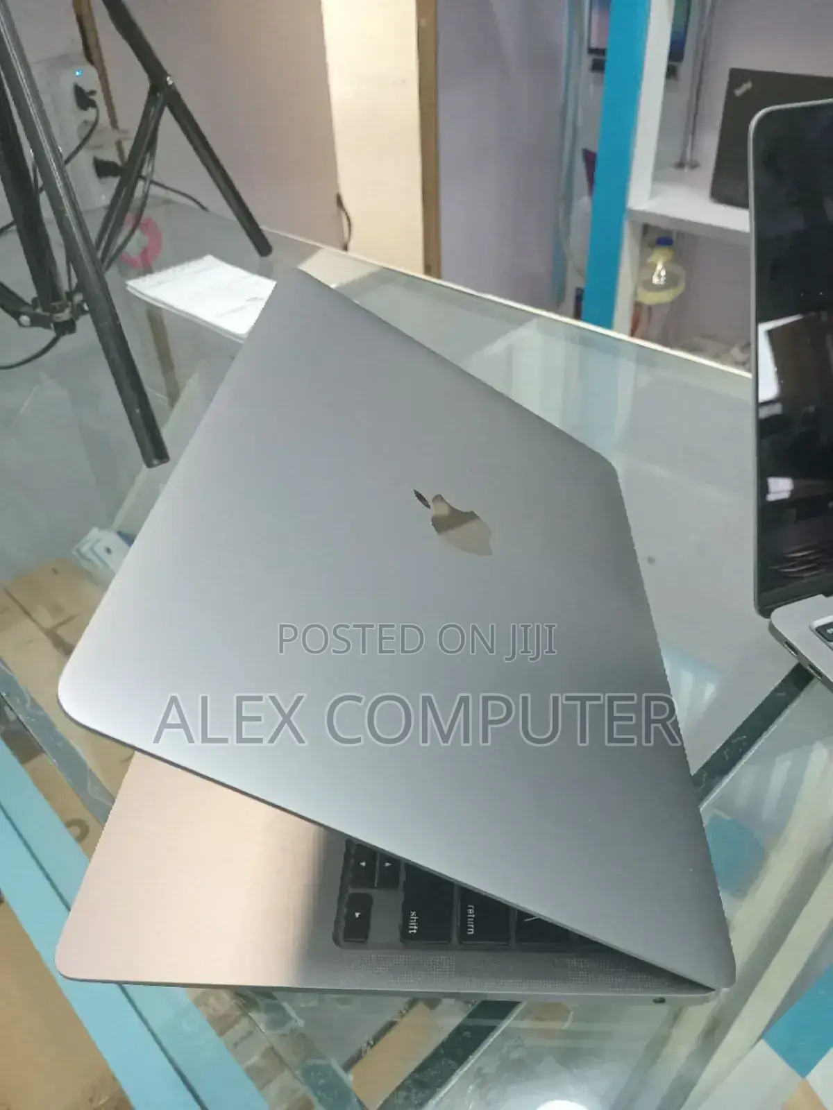 New Laptop Apple MacBook Air 2020 M1 8GB Apple M1 SSD 256GB