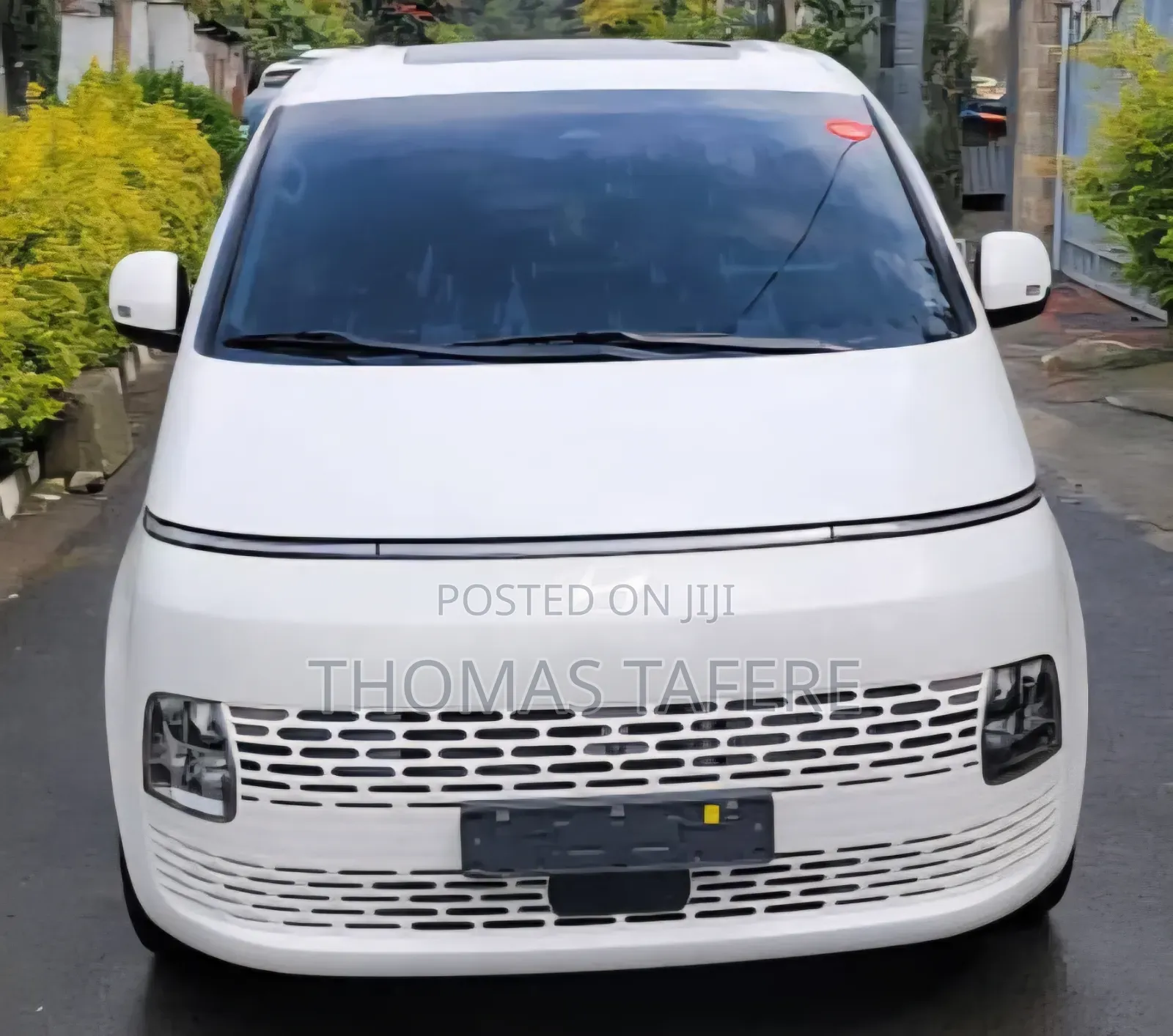 Hyundai Staria 2025 White