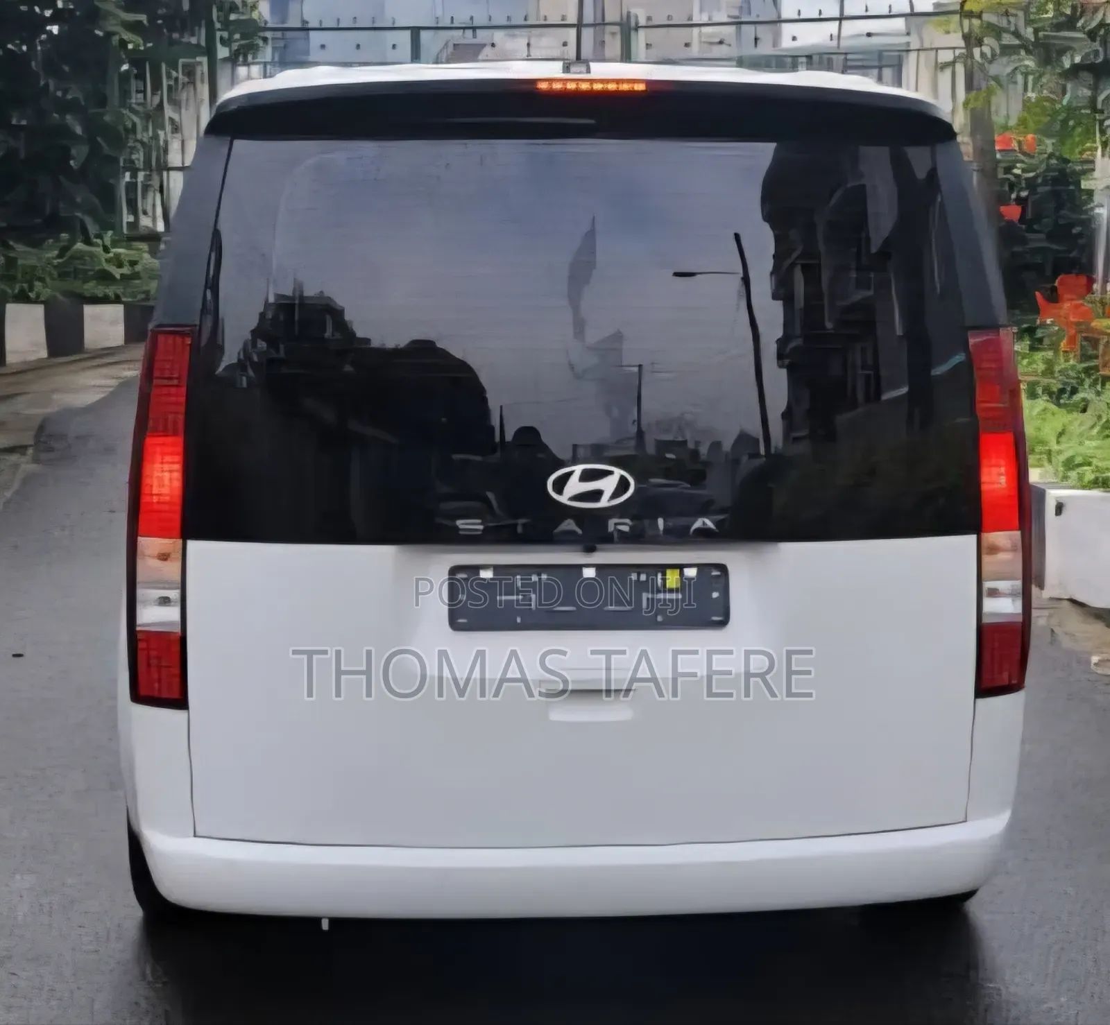 Hyundai Staria 2025 White