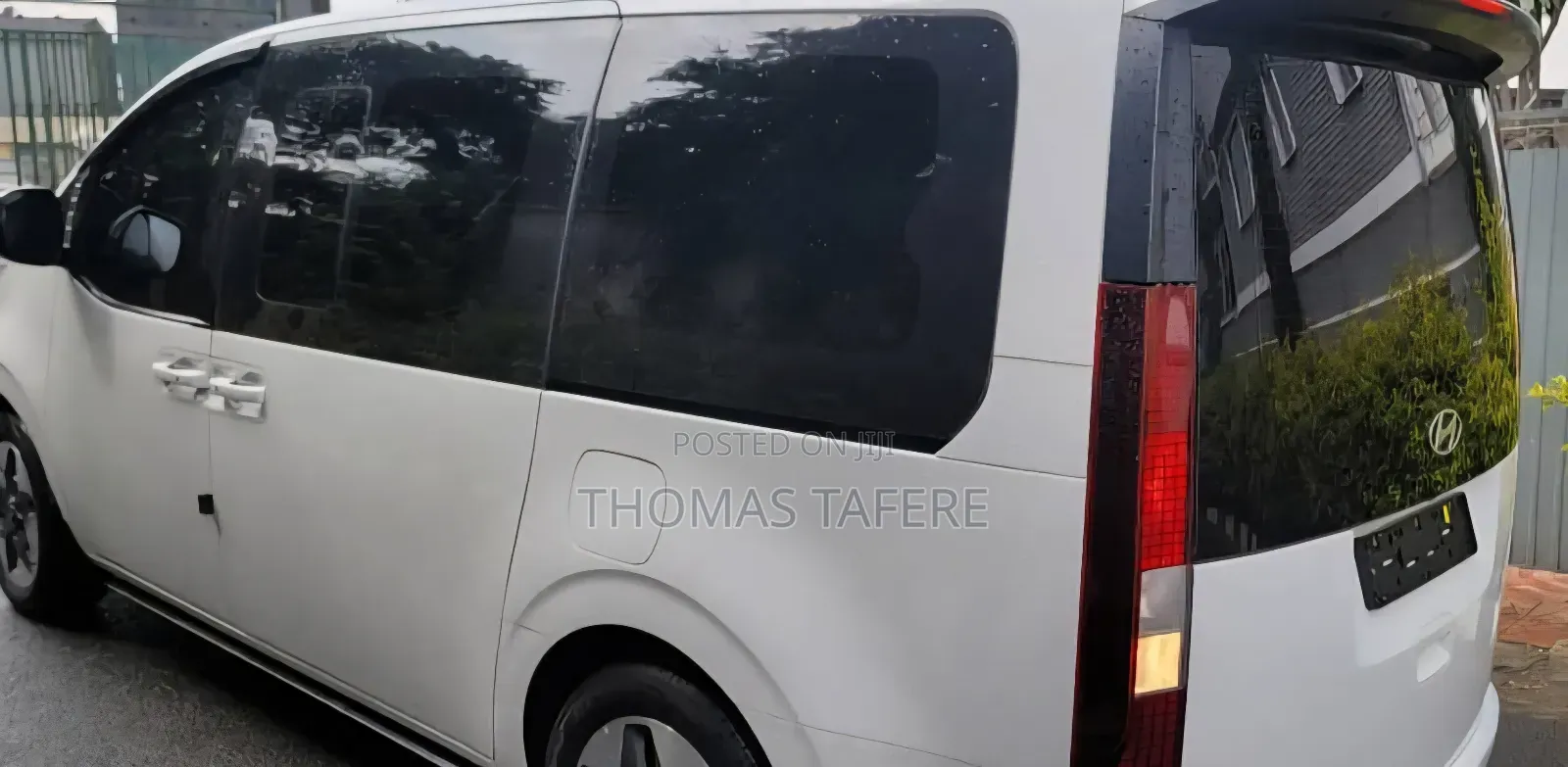 Hyundai Staria 2025 White