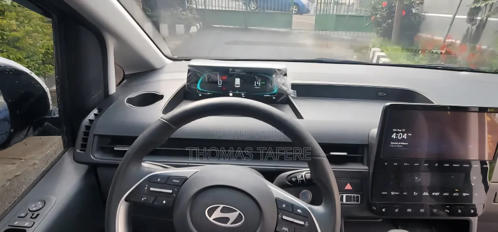 Hyundai Staria 2025 White