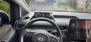 Hyundai Staria 2025 White