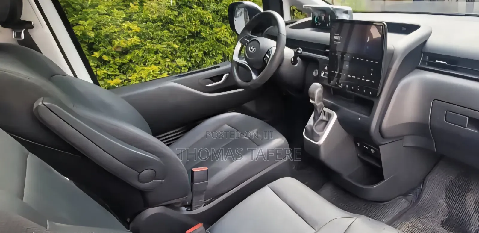 Hyundai Staria 2025 White