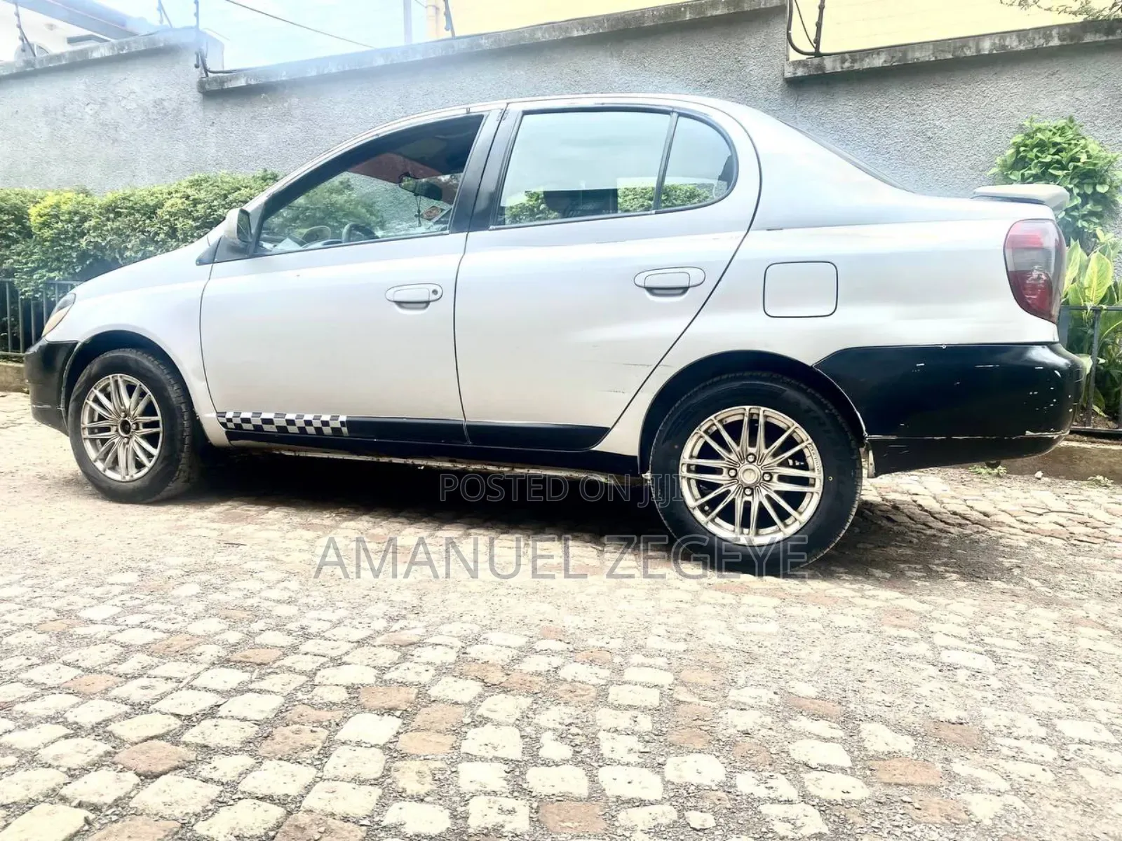 Toyota Platz 2002 Silver