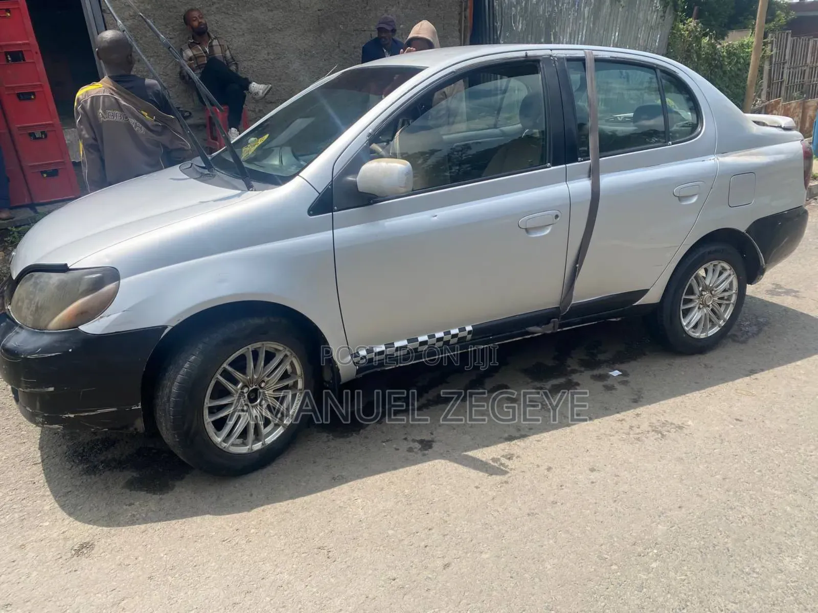 Toyota Platz 2002 Silver