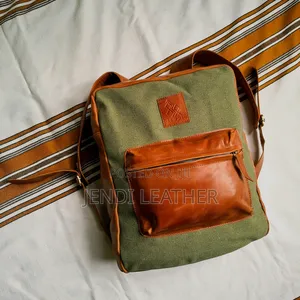 Photo - Unisex Leather Bagpack