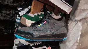 Jordan 3 Travis Scott
