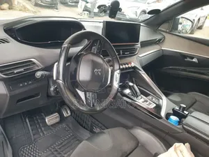 Peugeot 5008 2020 White