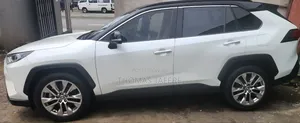 Toyota RAV4 2020 White