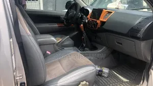 Toyota Hilux 2010 White