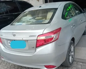 Toyota Yaris 2016 Silver
