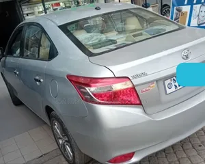 Toyota Yaris 2016 Silver