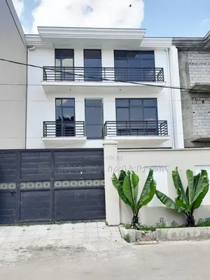 Photo - Furnished 10bdrm Townhouse/Terrace in አያት ዞን ኮምፋውንድ ውስጥ, Yeka for sale