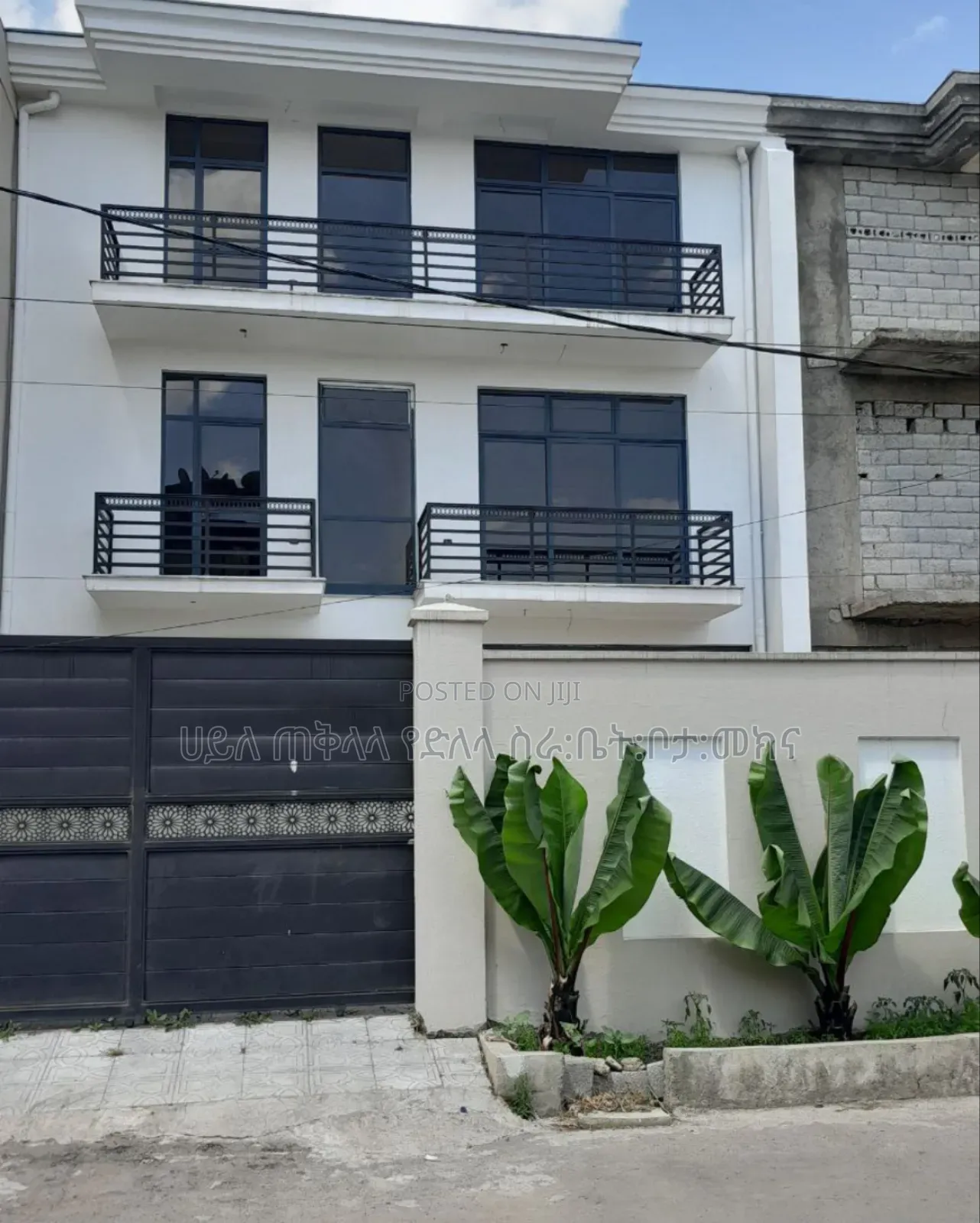 Furnished 10bdrm Townhouse/Terrace in አያት ዞን ኮምፋውንድ ውስጥ, Yeka for sale