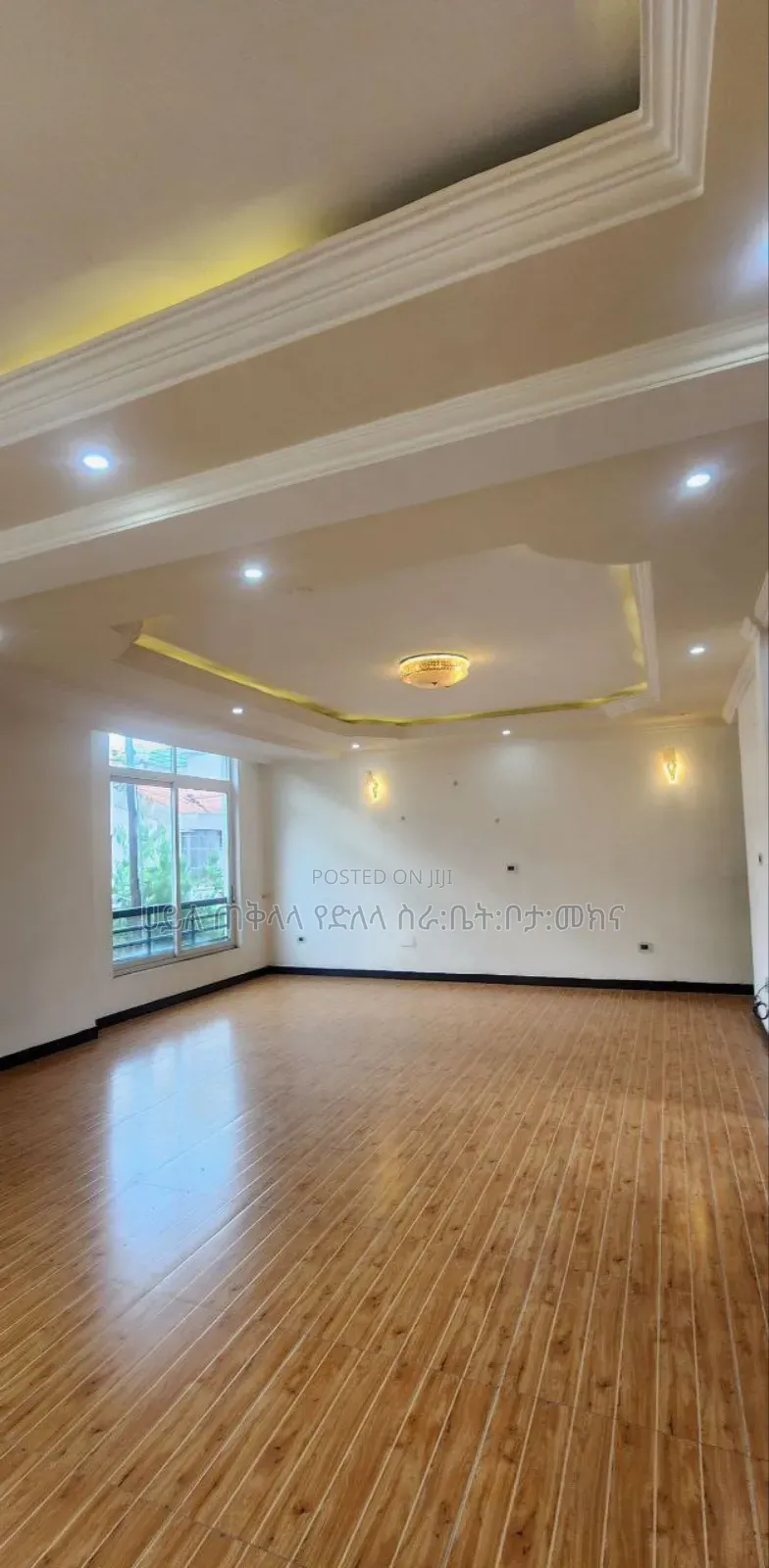 Furnished 5bdrm Townhouse/Terrace in አያት አካባቢ ኮምፋውንድ ውስጥ, Yeka for sale