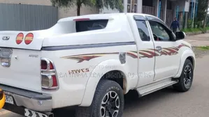 Toyota Hilux 2013 Ivory