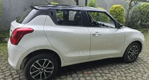 Suzuki Swift 2022 White