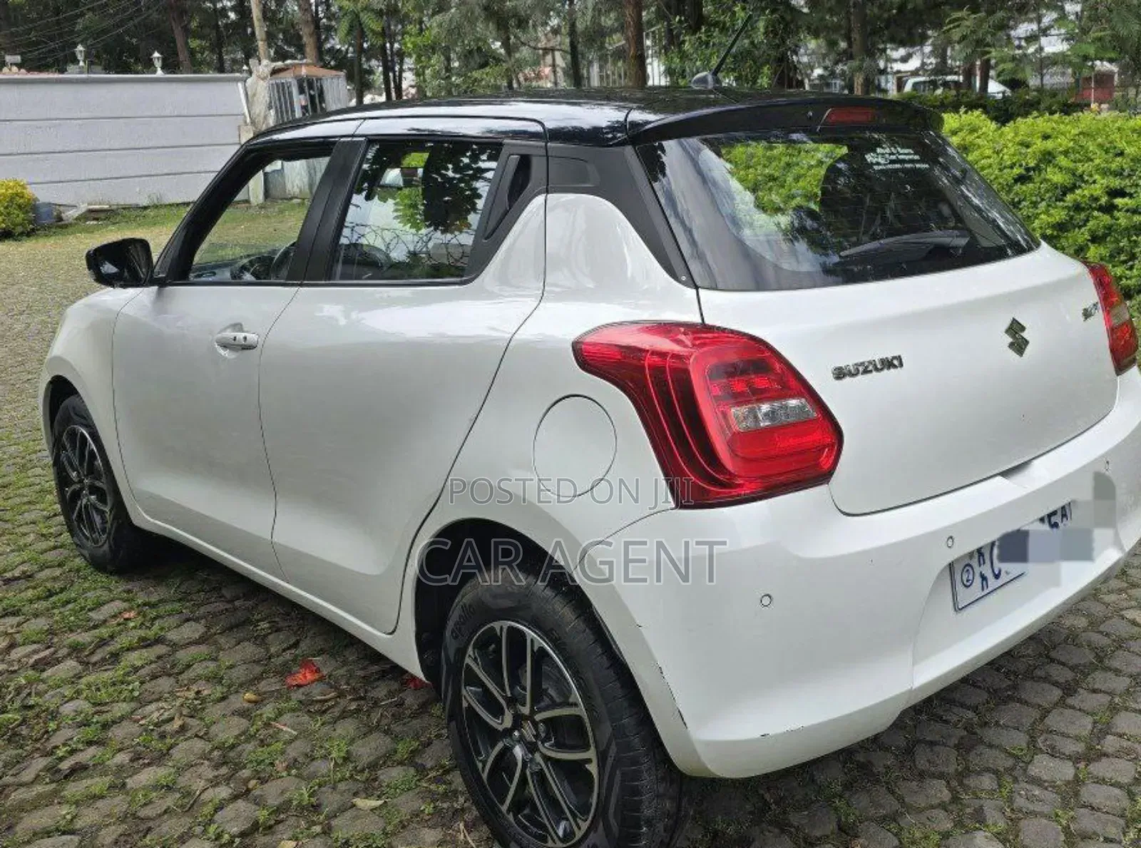 Suzuki Swift 2022 White