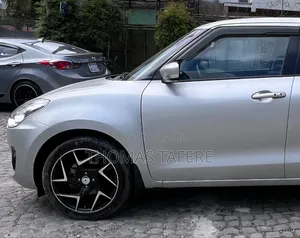 Suzuki Swift 2021 Silver