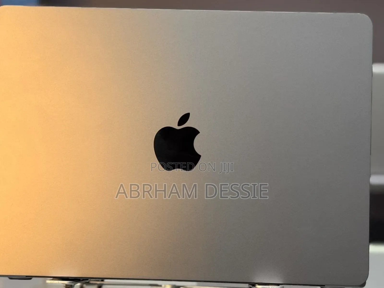 New Laptop Apple MacBook Air 2022 M2 8GB Apple M2 SSD 256GB