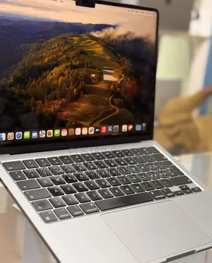 New Laptop Apple MacBook Air 2022 M2 8GB Apple M2 SSD 256GB