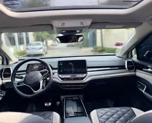 Volkswagen ID.6 2023 White