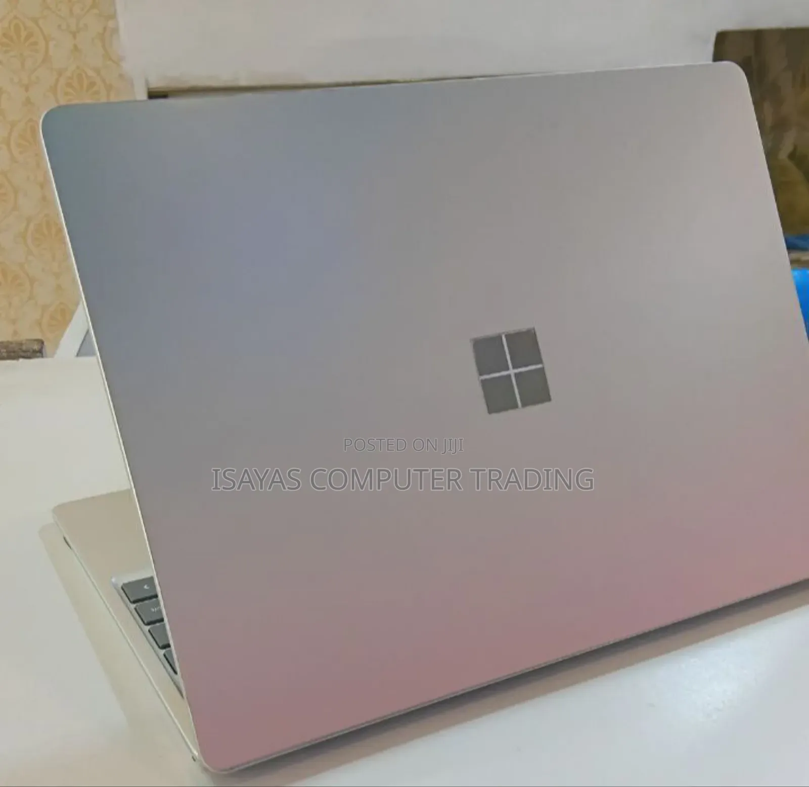 New Laptop Microsoft Surface 8GB Intel Core I5 SSD 128GB