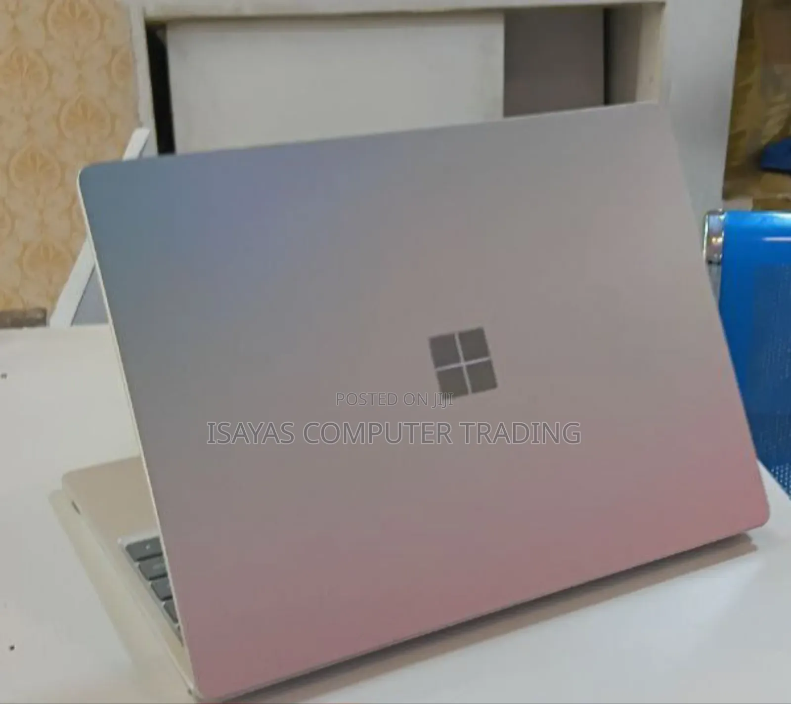 New Laptop Microsoft Surface 8GB Intel Core I5 SSD 128GB