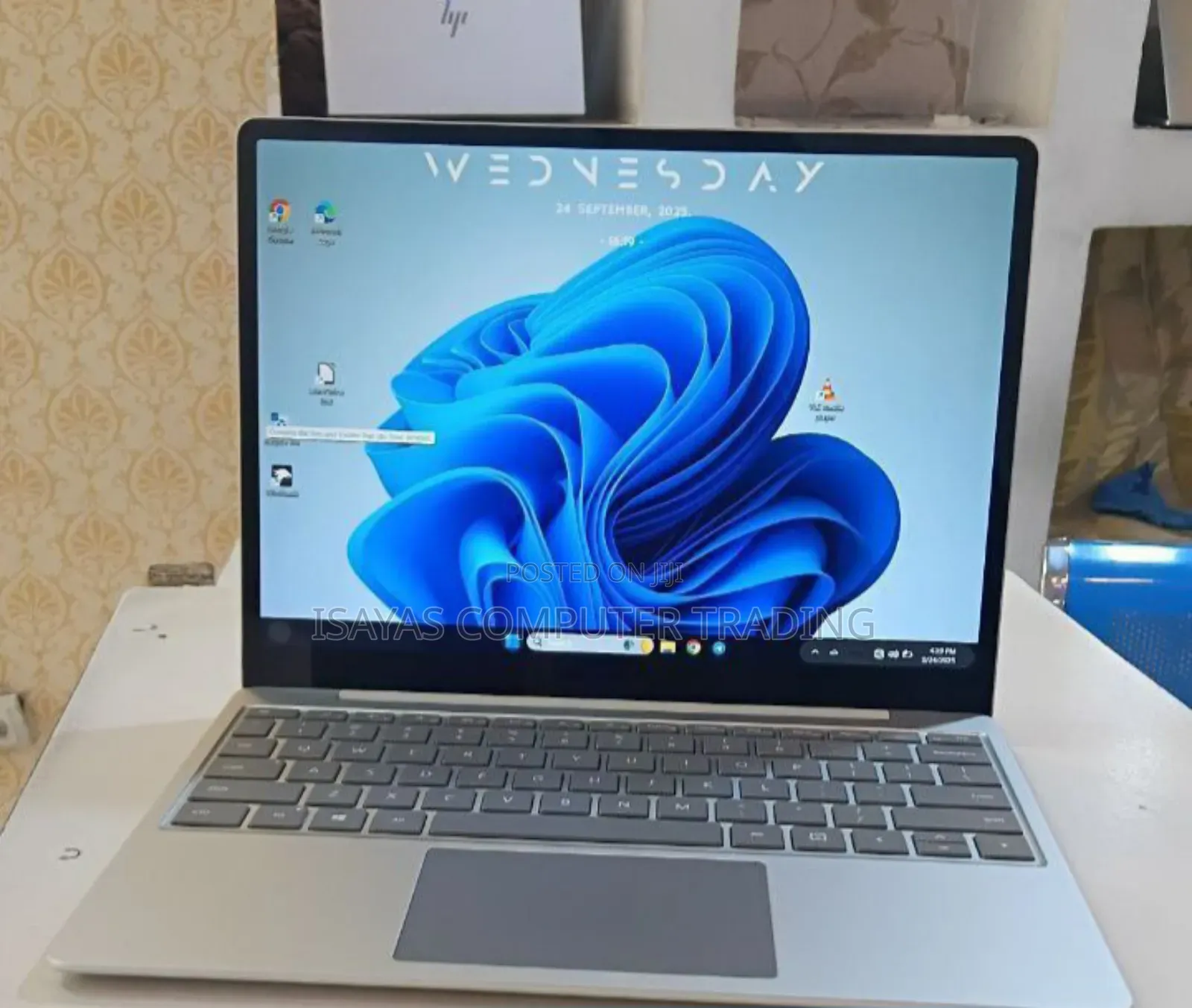 New Laptop Microsoft Surface 8GB Intel Core I5 SSD 128GB