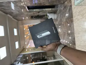 Photo - Samsung Galaxy Z Fold6 256 GB Black