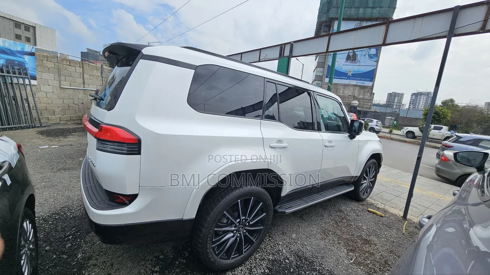 New Lexus GX 550h Hybrid AWD 2024 White