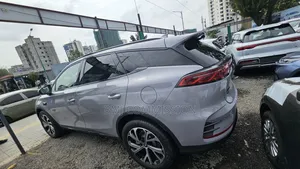 Photo - New BYD Tang DM-i 2025 Silver