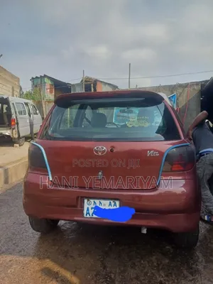 Toyota Vitz 2001 Red
