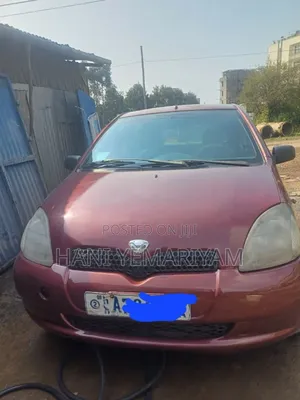 Photo - Toyota Vitz 2001 Red
