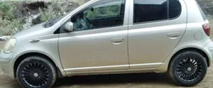 Toyota Vitz 2003 Silver