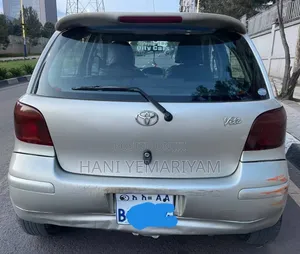 Toyota Vitz 2003 Silver