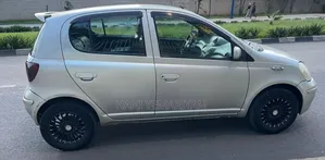 Toyota Vitz 2003 Silver