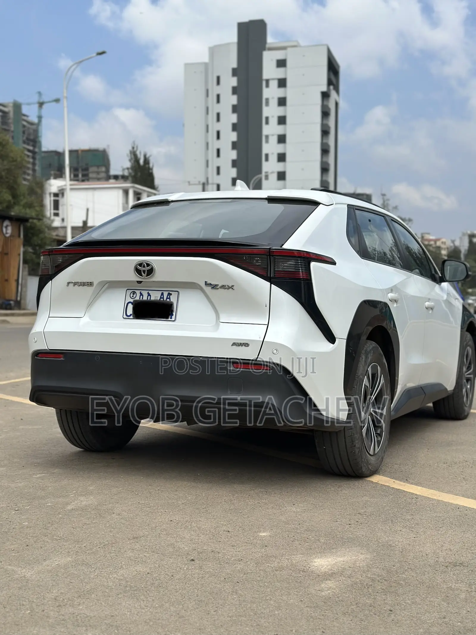 Toyota bZ4X 71.4 kWh FWD 2023 White