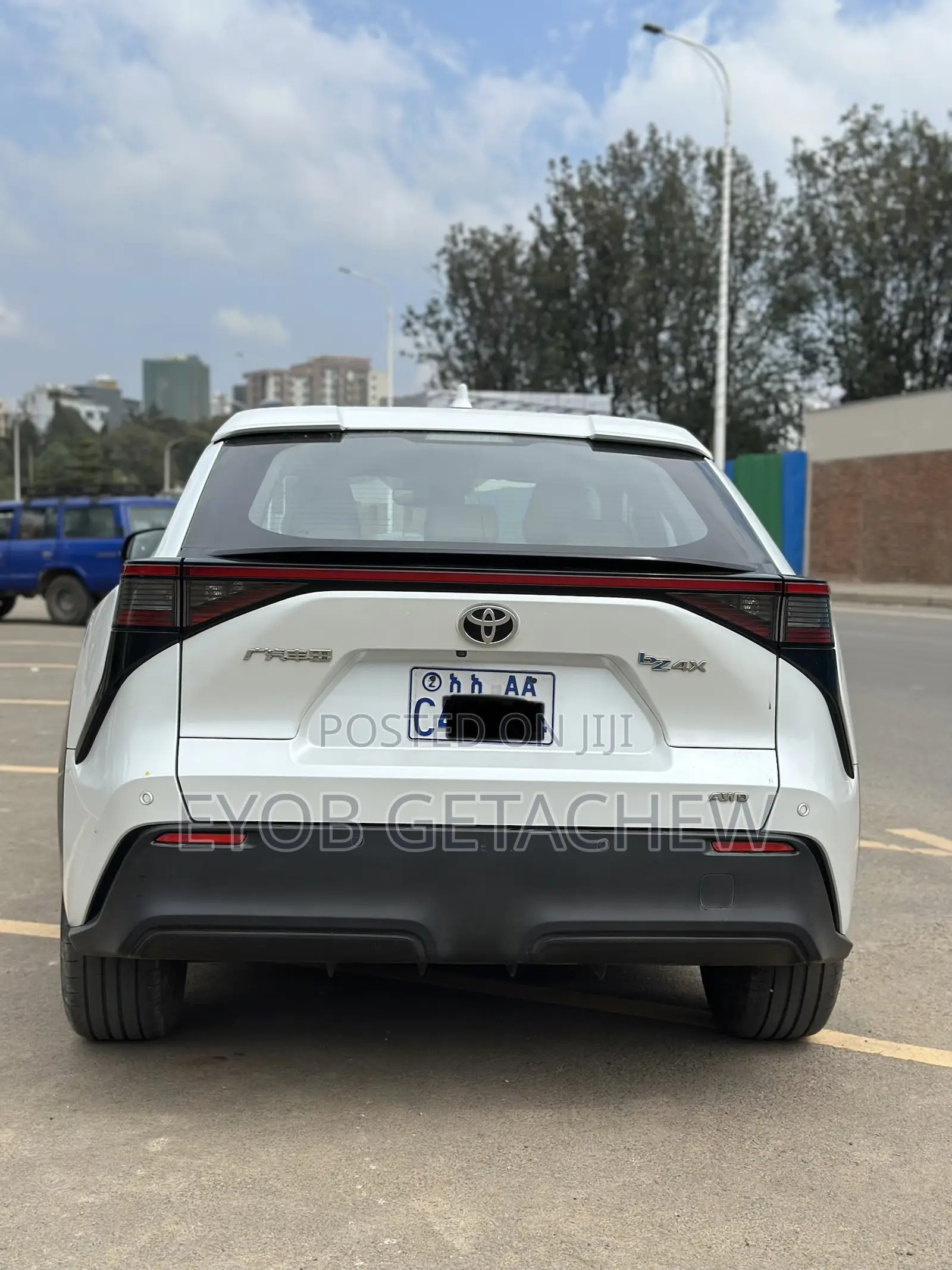 Toyota bZ4X 71.4 kWh FWD 2023 White