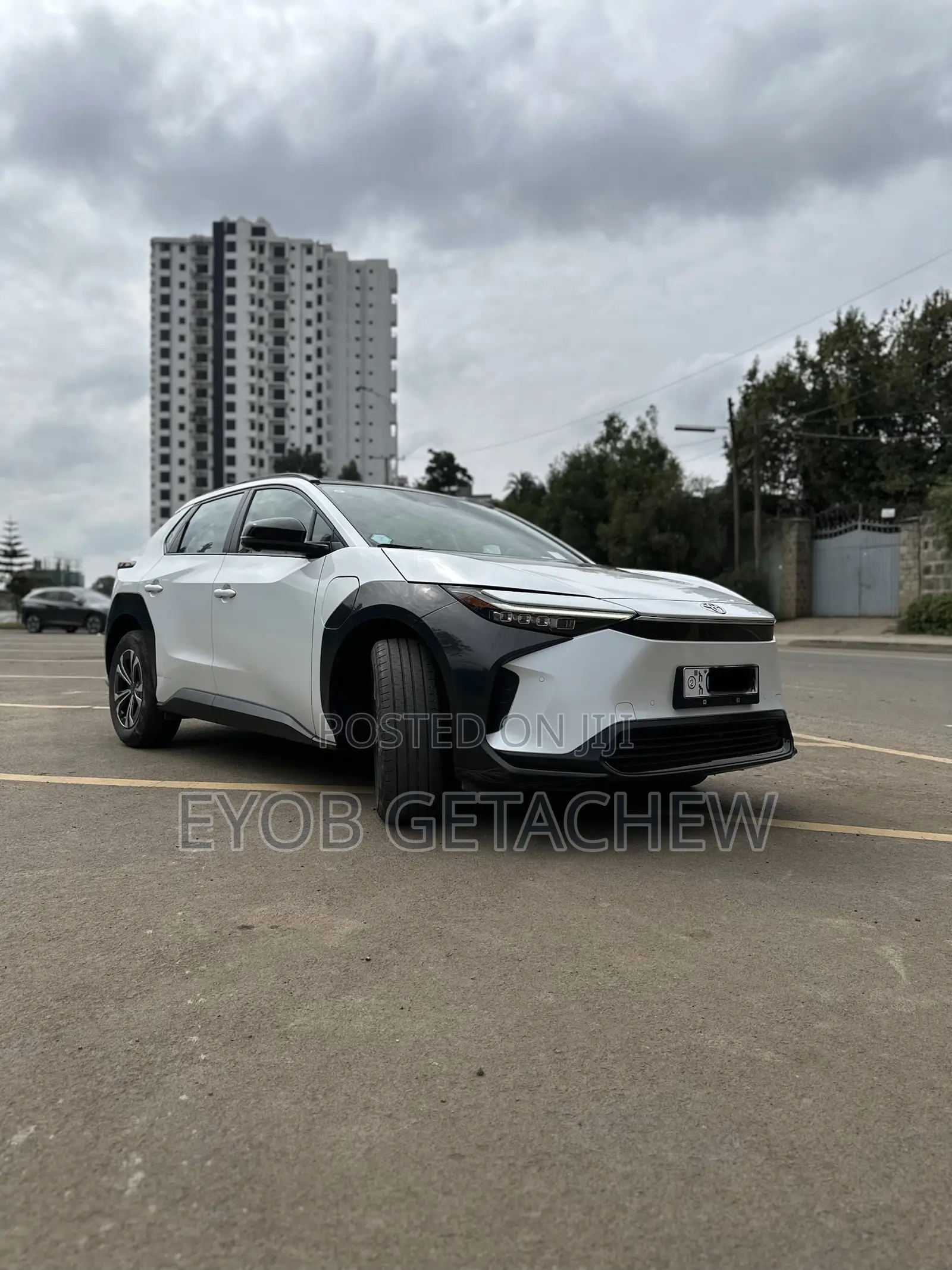 Toyota bZ4X 71.4 kWh FWD 2023 White