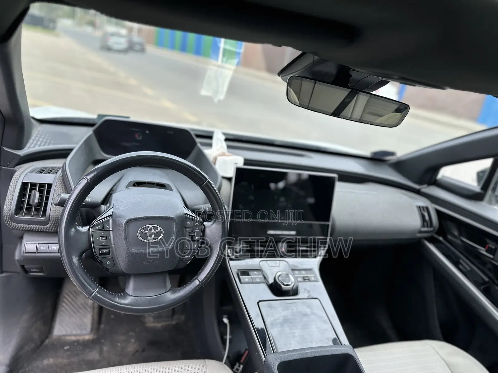 Toyota bZ4X 71.4 kWh FWD 2023 White