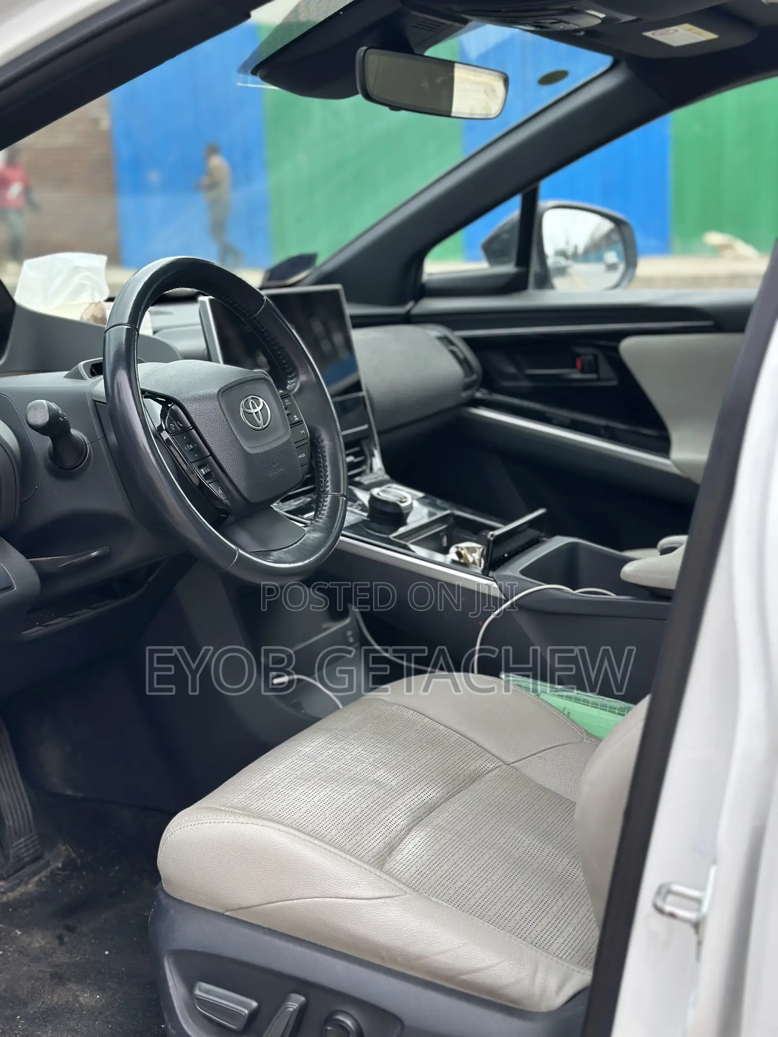 Toyota bZ4X 71.4 kWh FWD 2023 White